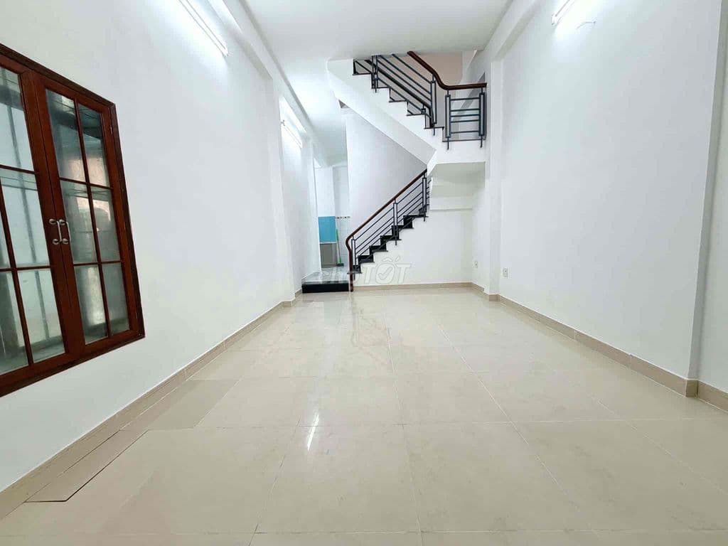 OTO TỚI NHÀ (4 x 11) nở 5.3m, 3P ngủ, đường Phan Văn Trị