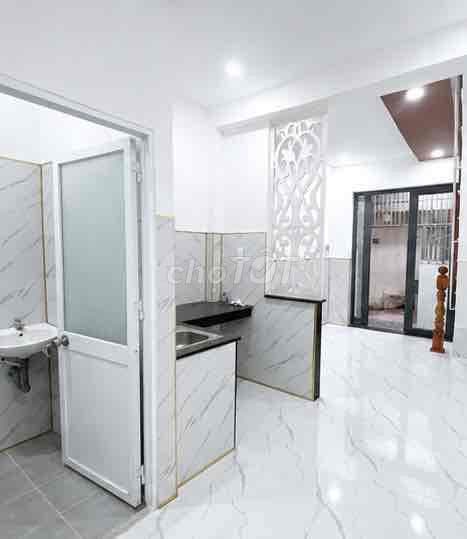 NHÀ BÁN 3 TẦNG SÁT HẺM XE HƠI HOÀNG DIỆU 2 - Ảnh 3