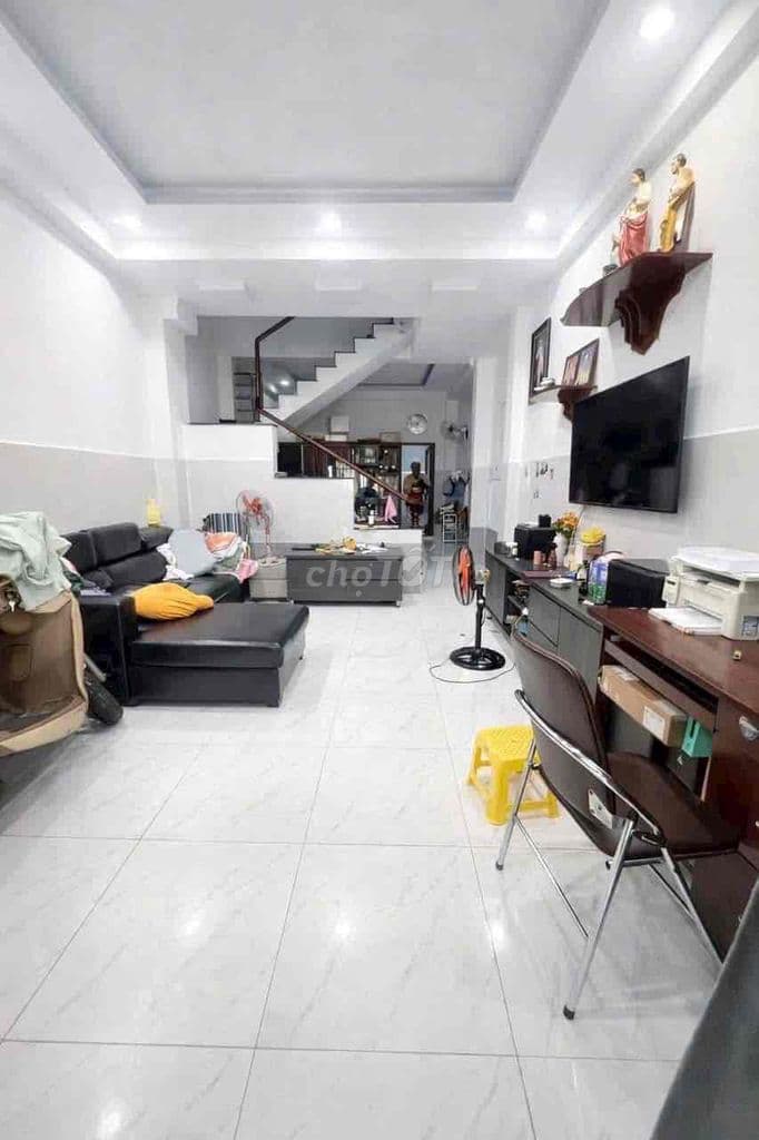 Về quê ở bán gấp nhà Âu Dương Lân Quận 8 giá 1TY950- SHR