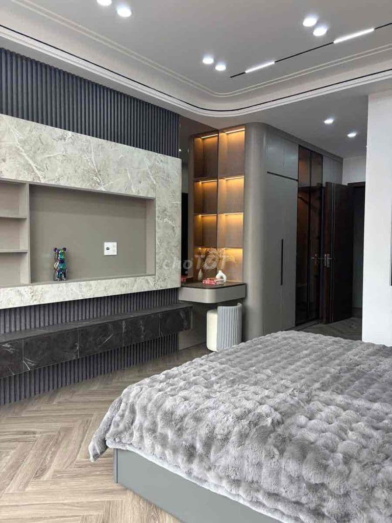 Nhà Đẹp Cầu Giấy 42m2 - 5 Tầng - Sát Phố - Ngõ Thông - Giá Tốt