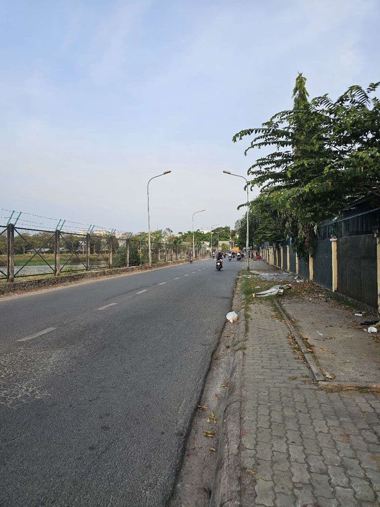 Nhà góc mặt tiền đường số 4, Bình Tân. Đang kinh doanh quán ăn. - Ảnh 2