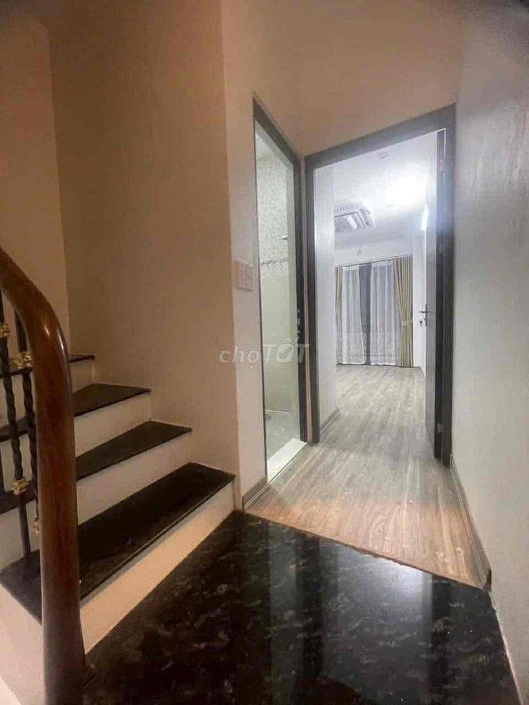 BÁN NHÀ NGỌC THUỴ TRONG ĐÊ 5.4 TỶ - 30M2- 5 TẦNG MỚI XÂY 5 NĂM - Ô TÔ - Ảnh 2