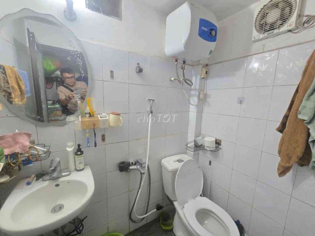 HƠN 5 TỶ .NHÀ CÓ SỔ ĐỎ.KHÔNG QUY HOẠCH..2 MẶT THOÁNG. NGÕ NÔNG. - Ảnh 2