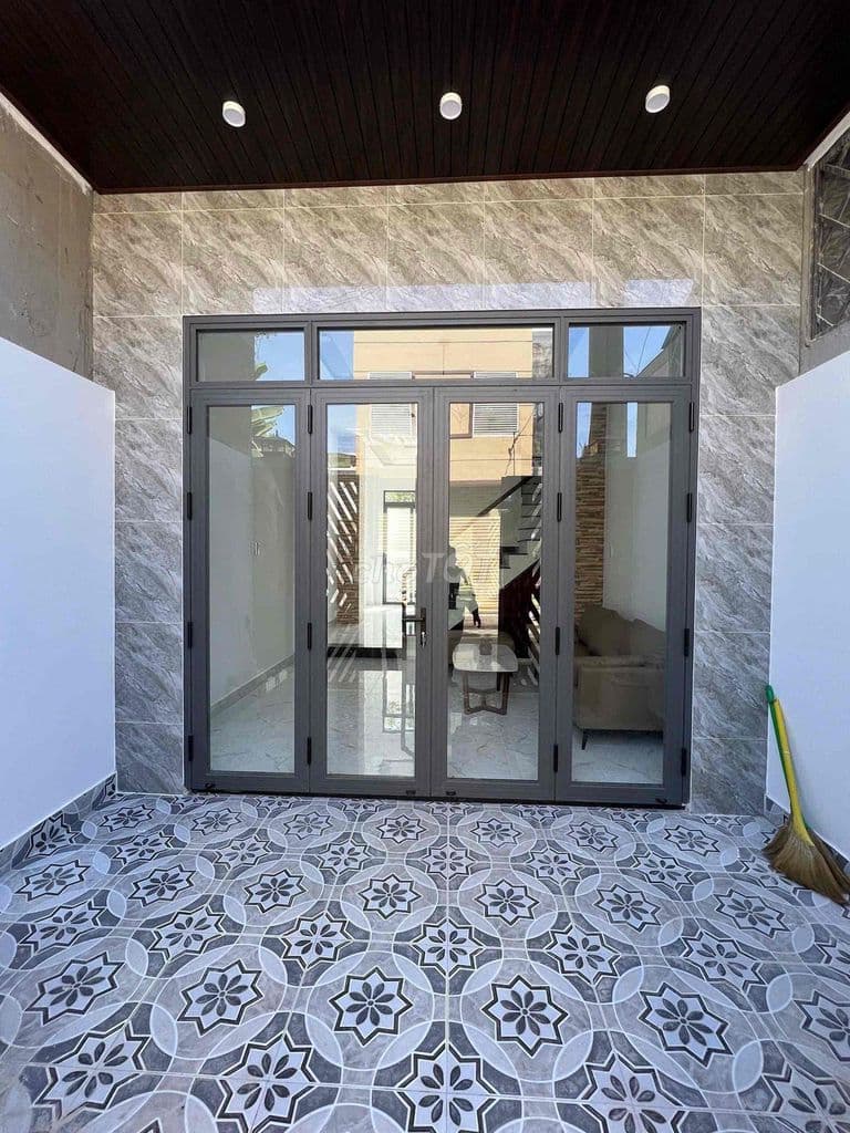 Nhà 3 tầng đường Lò Lu, đường 8m giá 5,7 tỷ - Ảnh 2