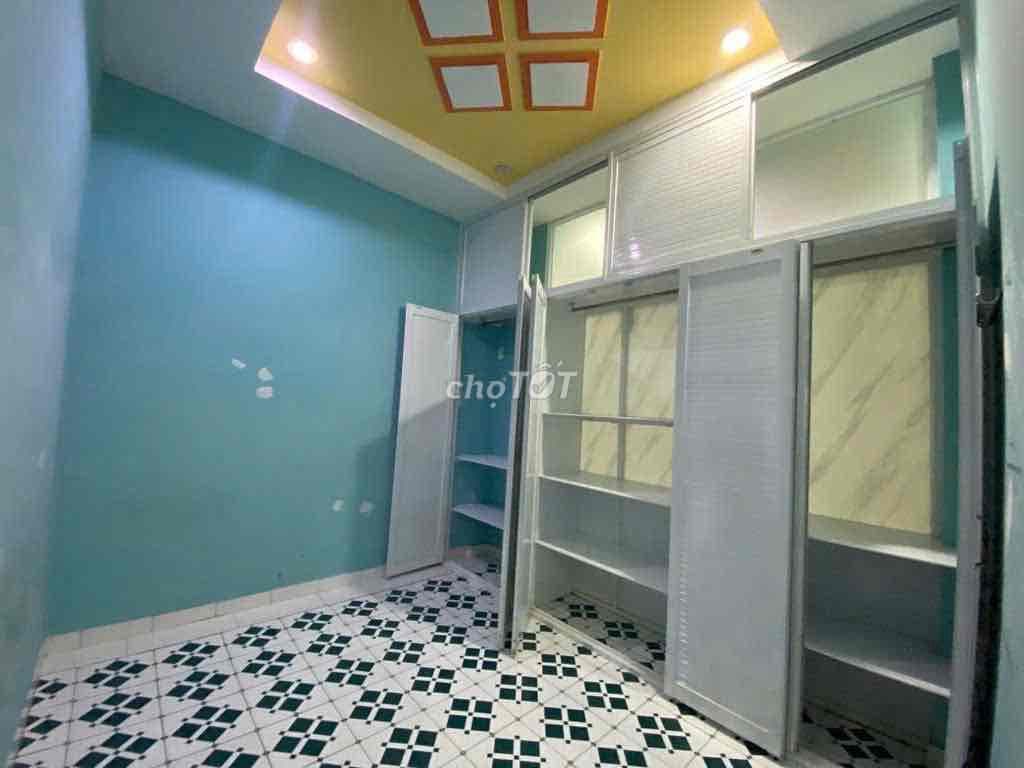 Bán chung cư Hà Kiều lầu 4 ngay Dương Quảng Hàm,p5 , DT 65 m2 Gồm 3 p