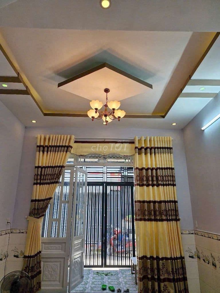 Chủ cần bán nhà 1 trệt 1 lầu 2 phòng ngủ, 2 tolet, gần cầu Rạch Tra