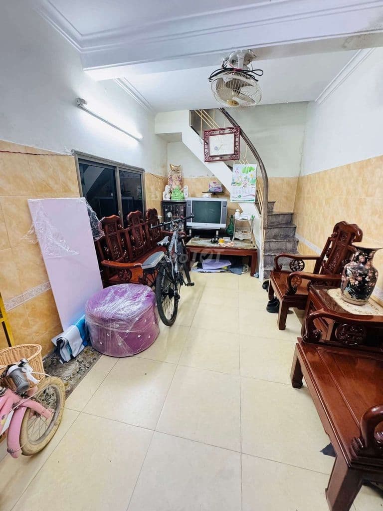 5 tỷ tí Nhà phố Bạch Mai, lô góc dt sổ 30/40m 4 tầng mặt ngõ gần phố