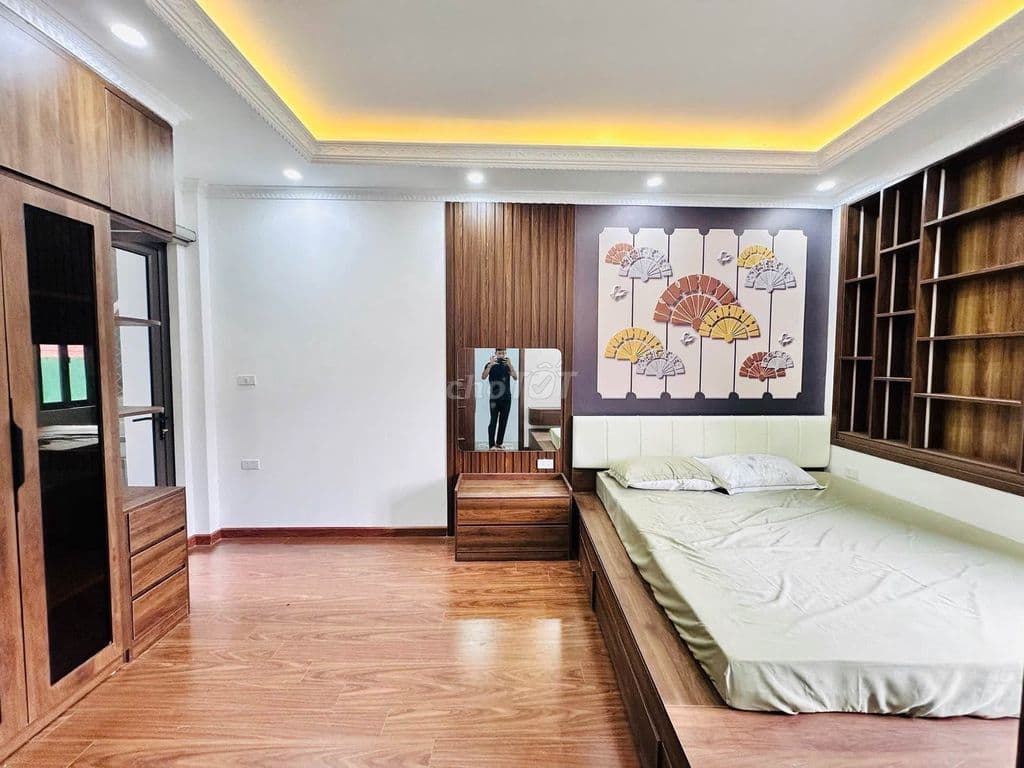 bán nhà 5 tầng Cầu Giấy giá siêu rẻ