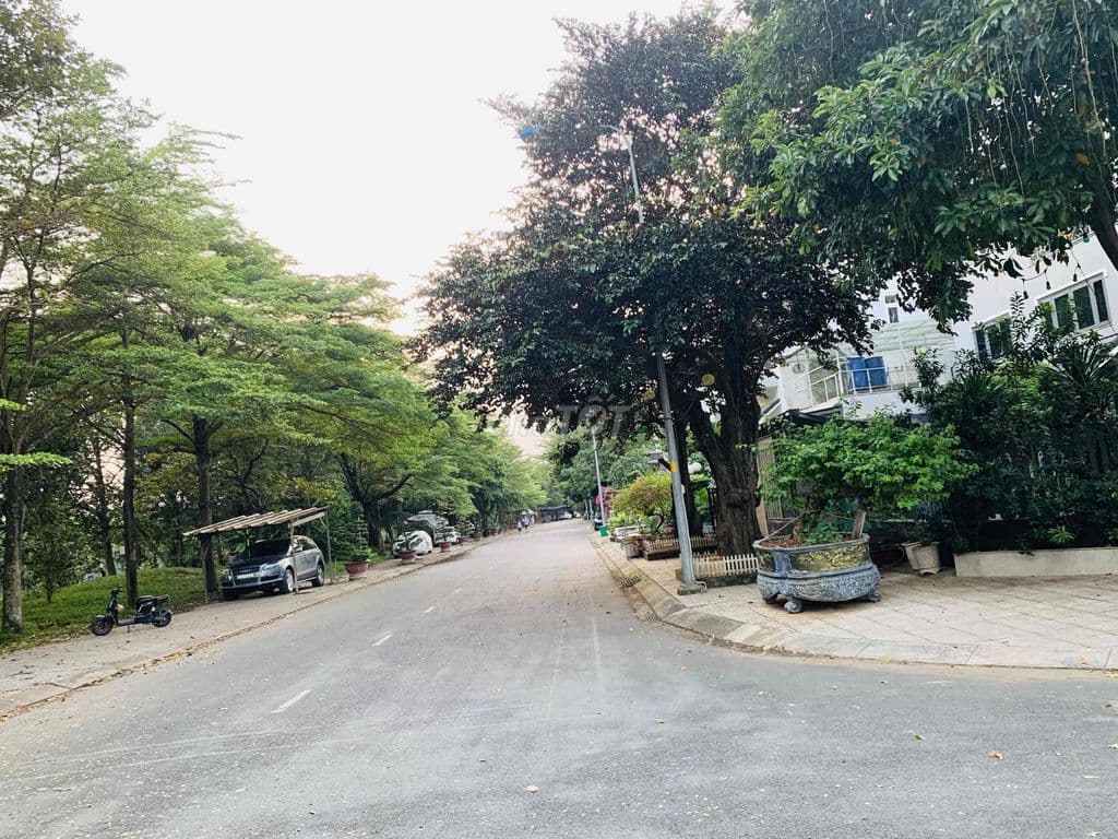 Bán Lô Đất thuộc KDC Gia Hòa, Phước Long B, Thủ Đức. DT: 200m2/17 Tỷ