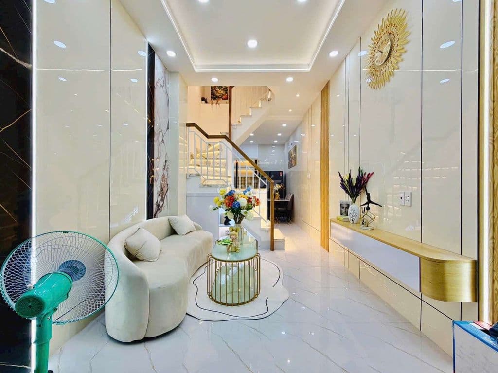 Chính chủ cần bán nhà shc 3×8 1 trệt 1 lầu 2pn 2wc đất thổ cư 100%