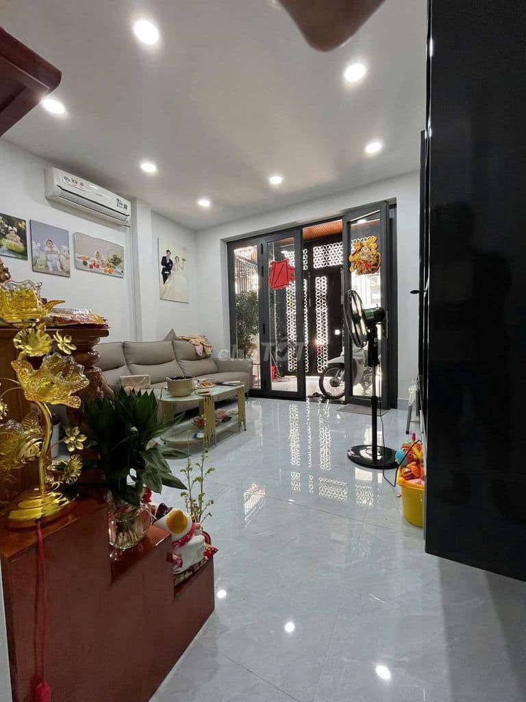nhà 4,2x18m quận 7 giá 5.9 tỷ thương lượng