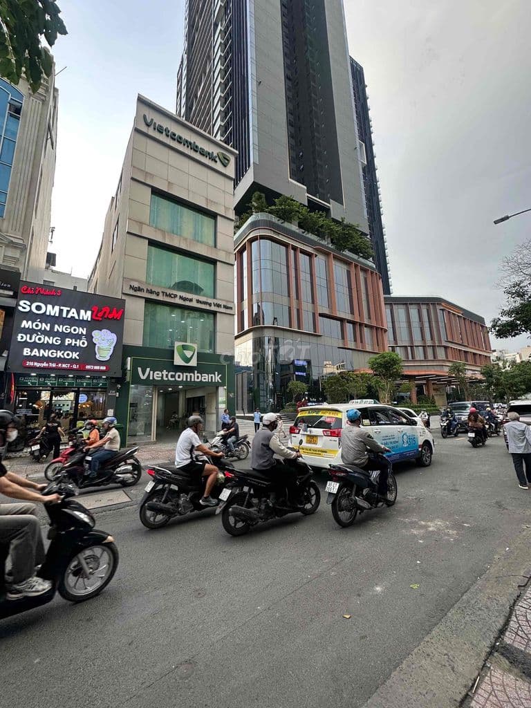 Tầng trệt Chung Cư Q1 - Bán Chính Chủ