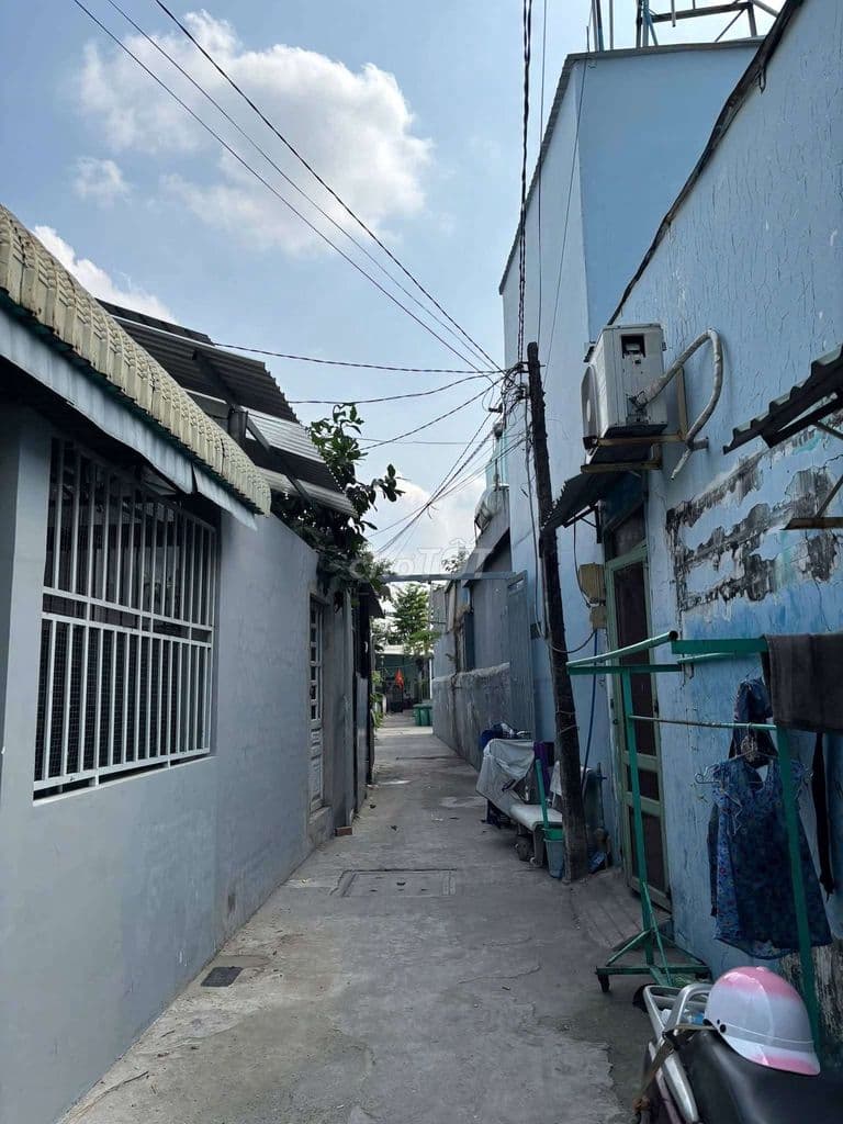Bán nhà Thị Trấn to bự giá rẻ thích hợp ở cho đại gia đình