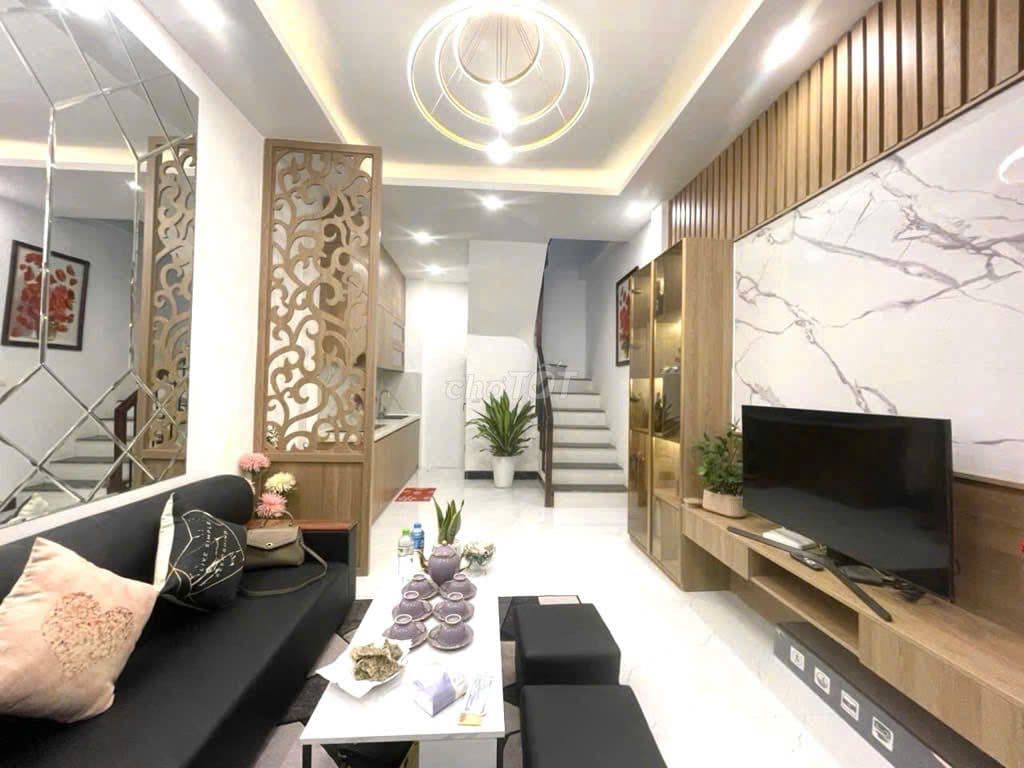 Bán nhà đường Trần Phú, Mỗ Lao. Diện tích 30m. Ô tô đỗ cửa.