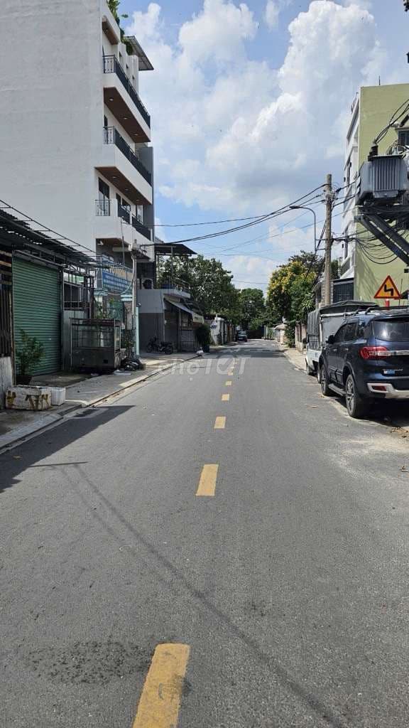 NHÀ Bán gần Mặt Tiền Nguyễn ảnh Thủ, n4 An Sương. 5x30M cho thuê~18TR