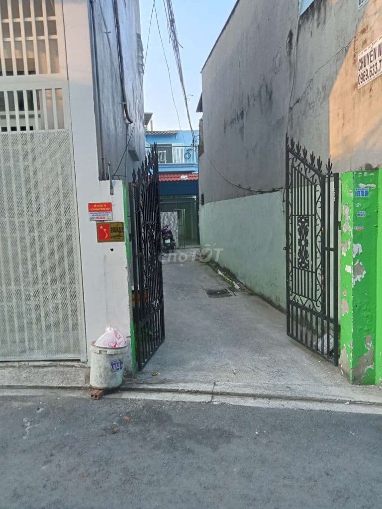 nhà HT 17 xe tải đậu ngay cửa nhà - Ảnh 2