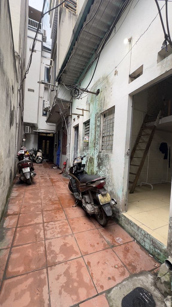 Nhà cấp 4 Đầu ngõ 174 đường Tam Trinh. SĐ riêng, vị trí đẹp.