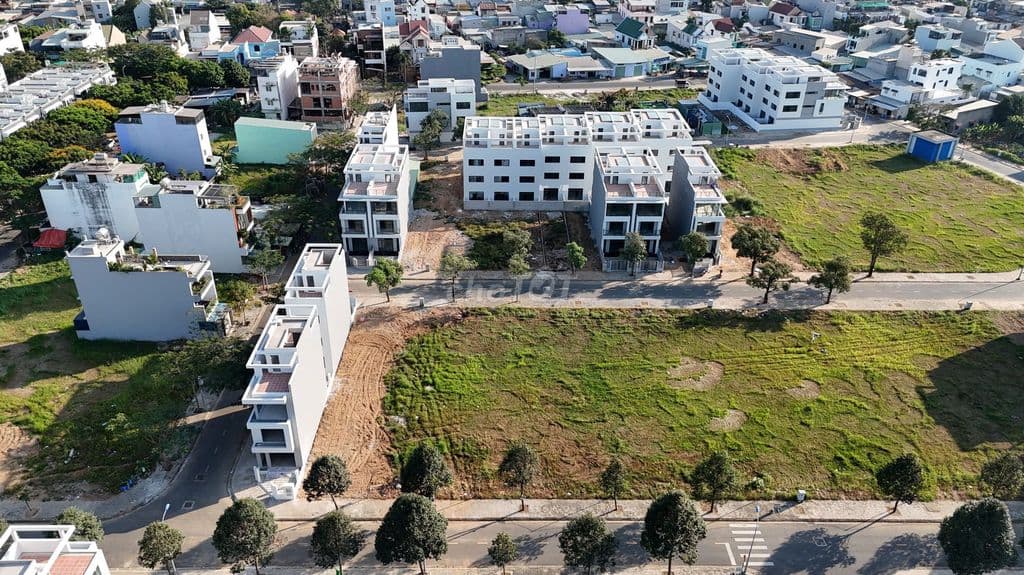 Cần bán đất Quận 9 - Sổ riêng - 100m2 full thổ cư - Sát Vinhomes