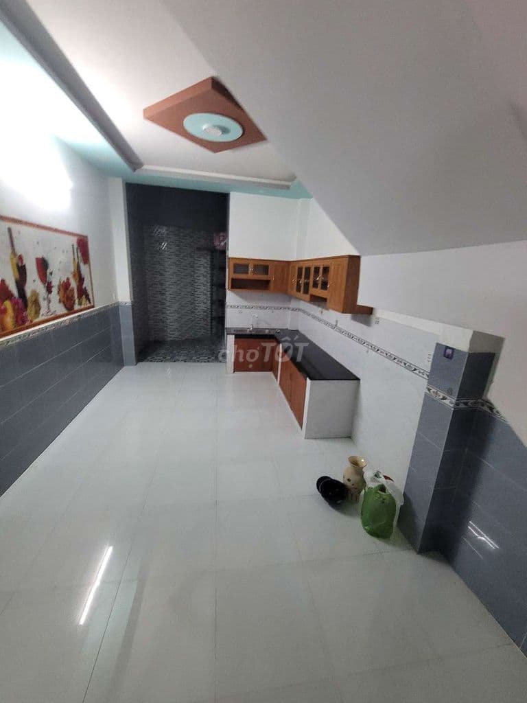 NHÀ CÁCH ĐƯỜNG XE TẢI 15M KHU VỰC AN NINH GẦN TRƯỜNG HỌC. CHỢ . SHR - Ảnh 3