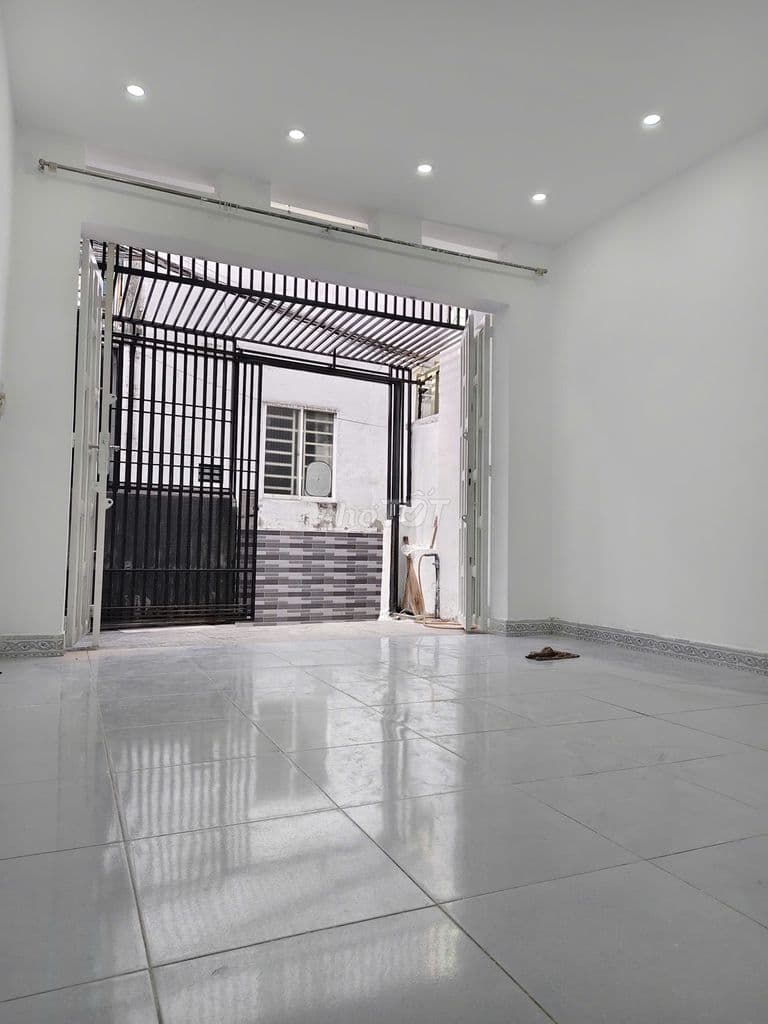 Nhà cô ở Tân Phú , 4mx15m 3 phòng ngủ giá 3,8 tỷ tl