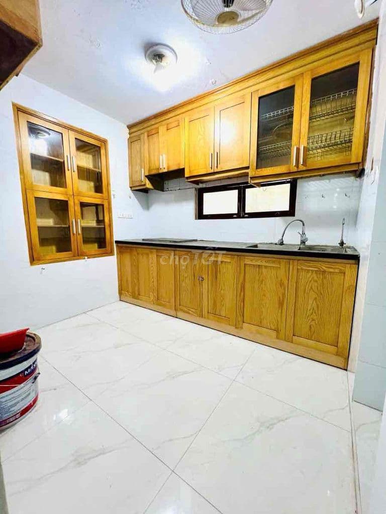 Cần bán TT Nguyễn Chí Thanh,70m oto đỗ chân cầu thang nhà đẹp ở ngay - Ảnh 2