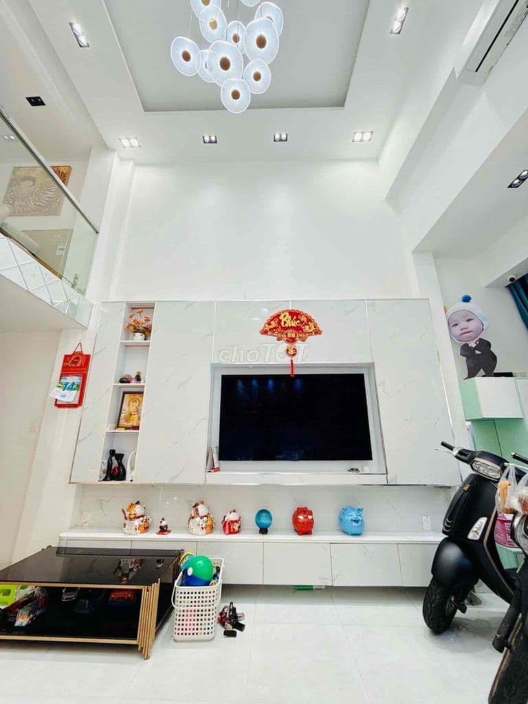 Rộng là được 4m6 x 12m Mà Mặt Tiền Nguyễn Ngọc Lộc Trung Tâm Q10