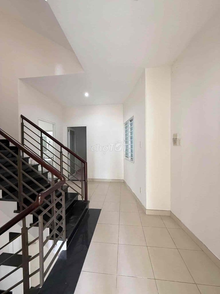 Ngay CV Lê Thị Riêng Q.3 , nhà 4 tầng , ngang 6.1M , Hẻm xe tải tránh - Ảnh 3