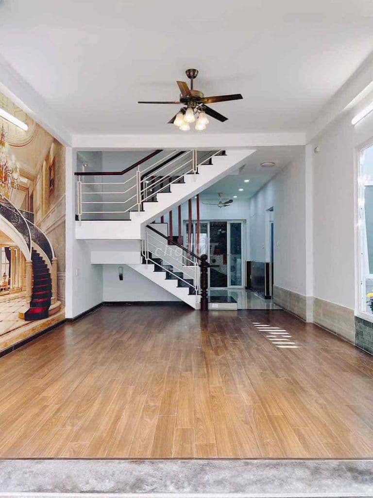 nhà 3 tầng hẻm xe hơi Quận 7, Dt 92m2, nở hậu 9m, Chỉ 9,5 tỷ