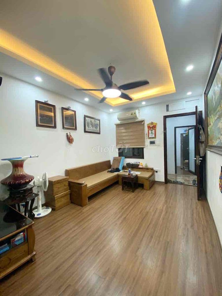 Bán hộ TT Đường Láng dt:69 m, PK, Bếp, 2N,2VS, 4,15 tỷ(TL)