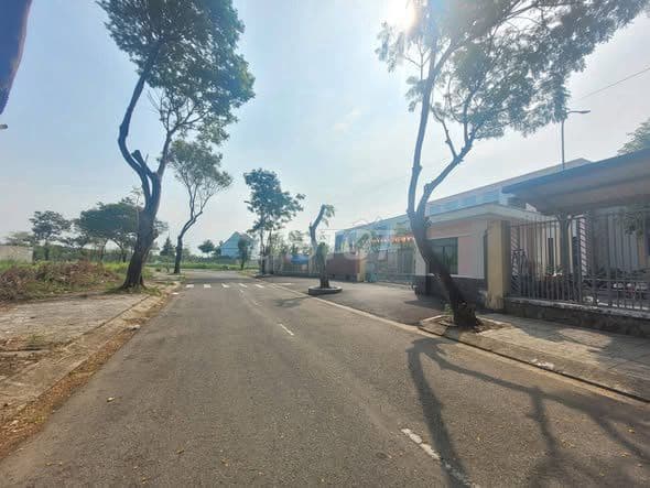 NỀN BIỆT THỰ - TRỤC CHÍNH DỰ ÁN ĐẠI HỌC MỞ 7,6 TỶ/152M2