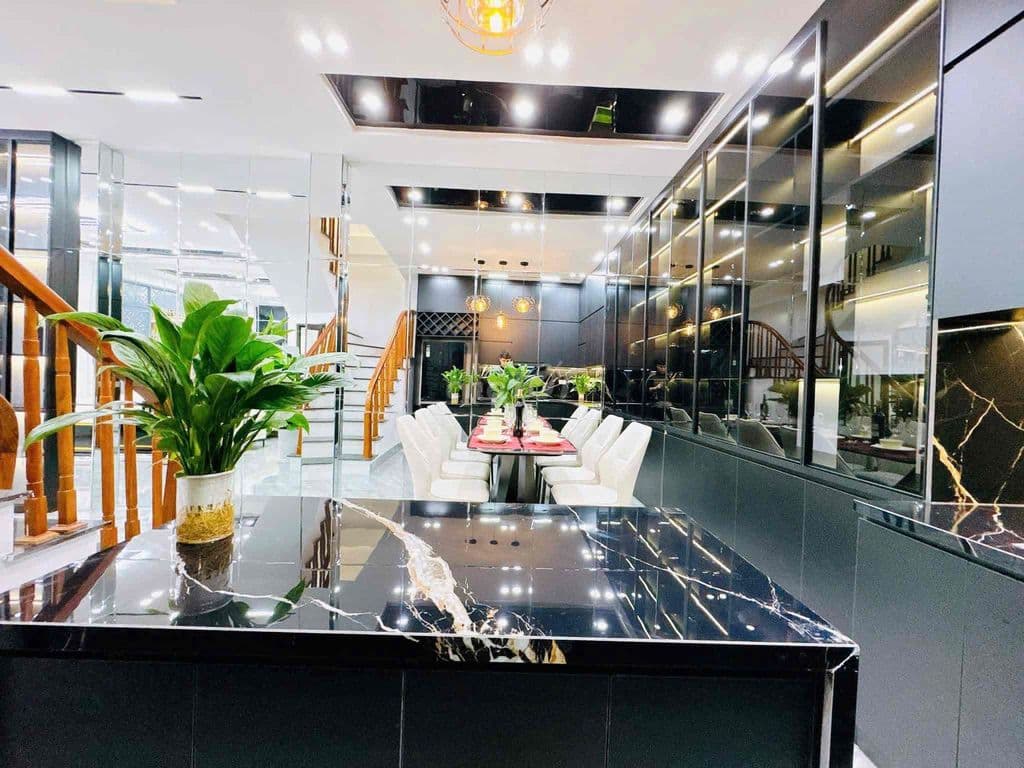 Giảm giá sâu Bạch Mai, ngõ nông thông thoáng, lô góc nhà đẹp 50m*5T.