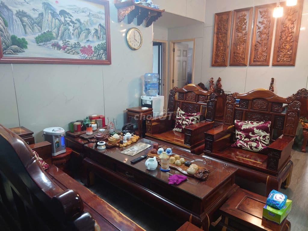 - Khu căn hộ Thuận Việt, phố Lý Thường Kiệt, P. 15, Q. 11