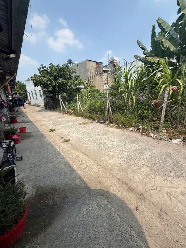 Chỉ 2,8 tỷ, lô sổ hồng riêng, full thổ, đường xe hơi thông, Q.12 - Ảnh 2