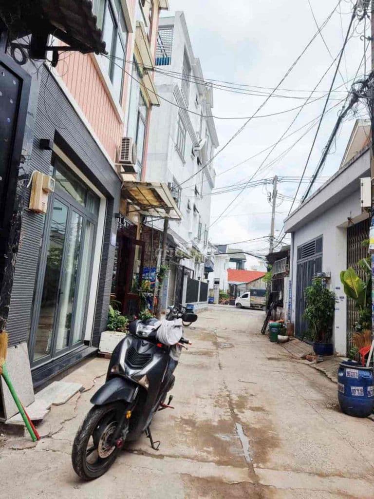 HÀNG HIẾM HẺM XE TẢI LÊ VĂN KHƯƠNG – NHÀ 1 TRỆT 1 LỬNG – 48M²