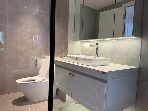 bán nhà mặt phố Long Biên 70m