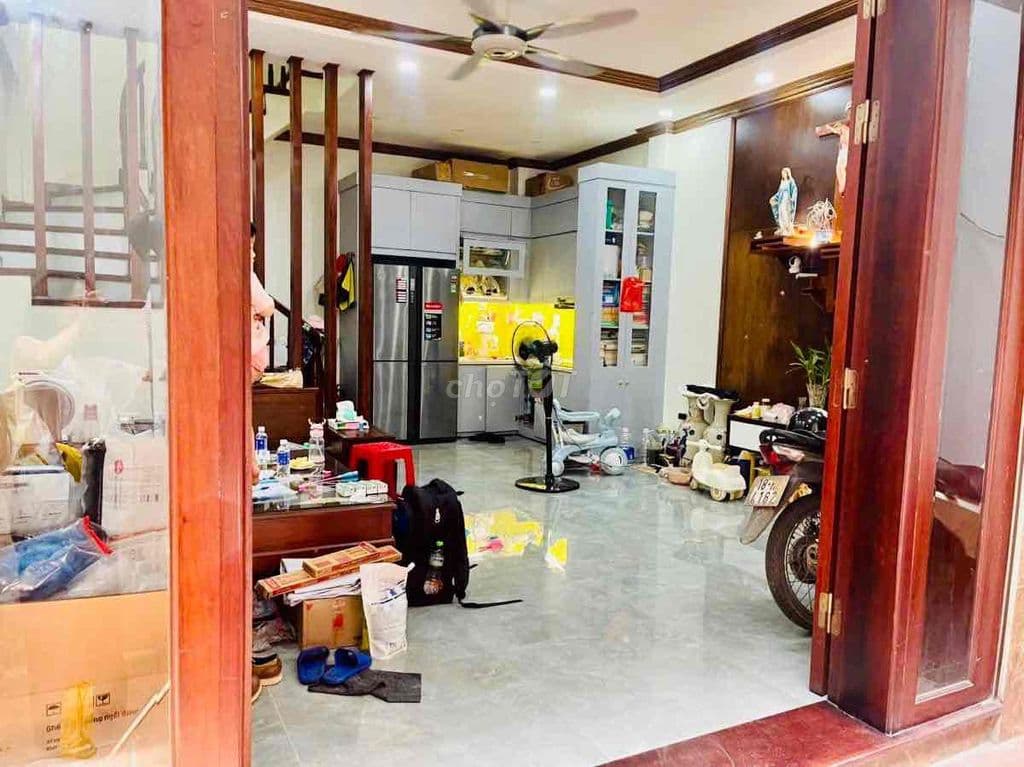 Phương Mai, 1 nhà ra ô tô, ngõ thông, nhà dân xây, 2 thoáng, 41m*5T,