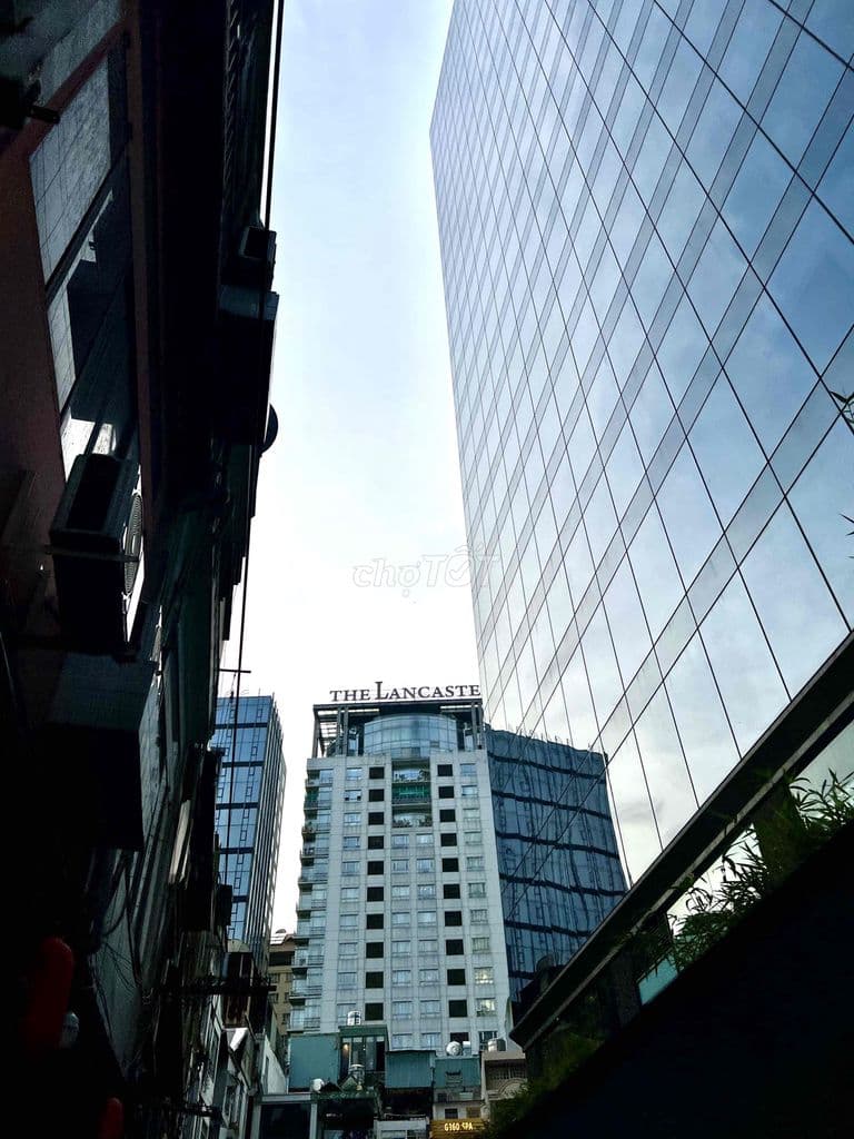 Bán nhà khu phố Nhật Lê Thánh Tôn quận 1