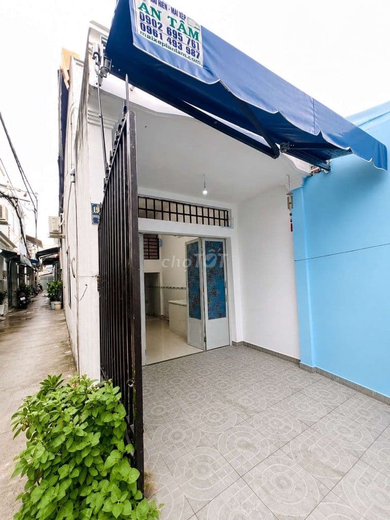 Chỉ hơn 3 tỉ, nhà shr, Nhà góc 2MT hiếm, gần chợ Phú Xuân,