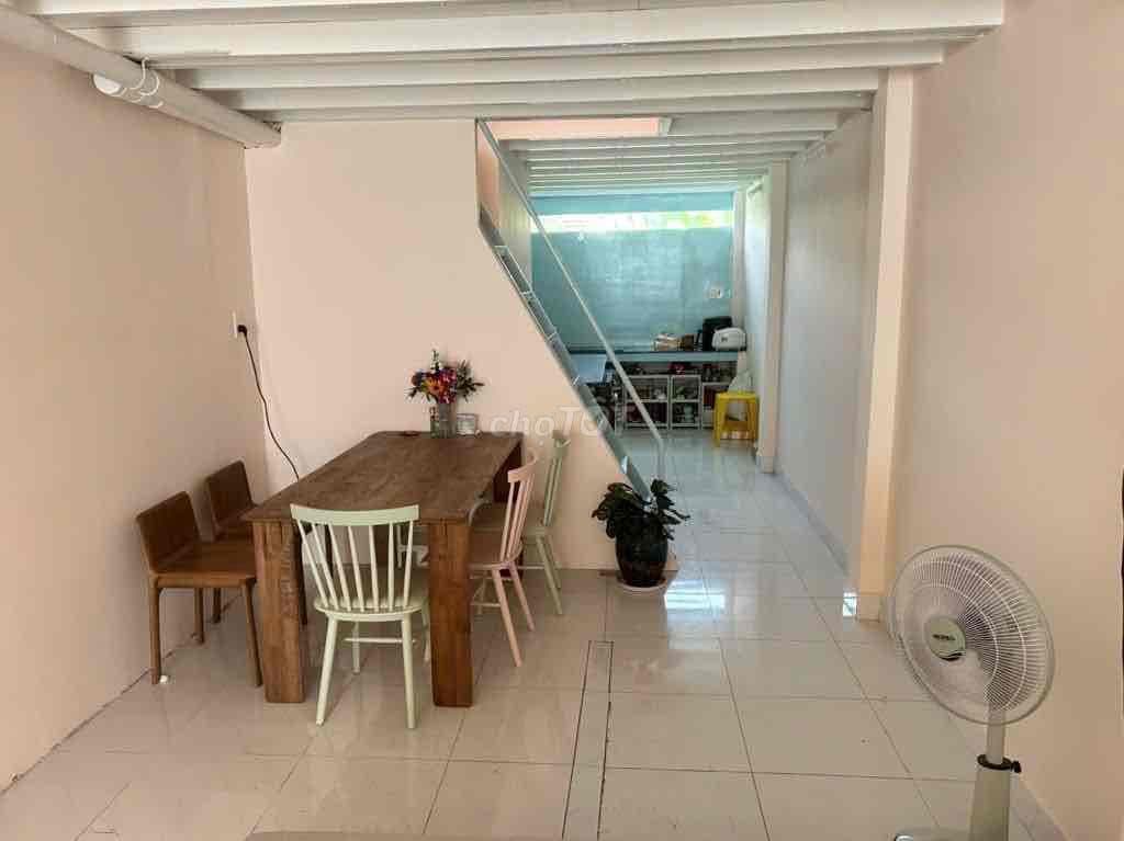 Nhà mới vào ở ngay, 53 m2, chỉ hơn bốn tỷ xíu - Ảnh 3