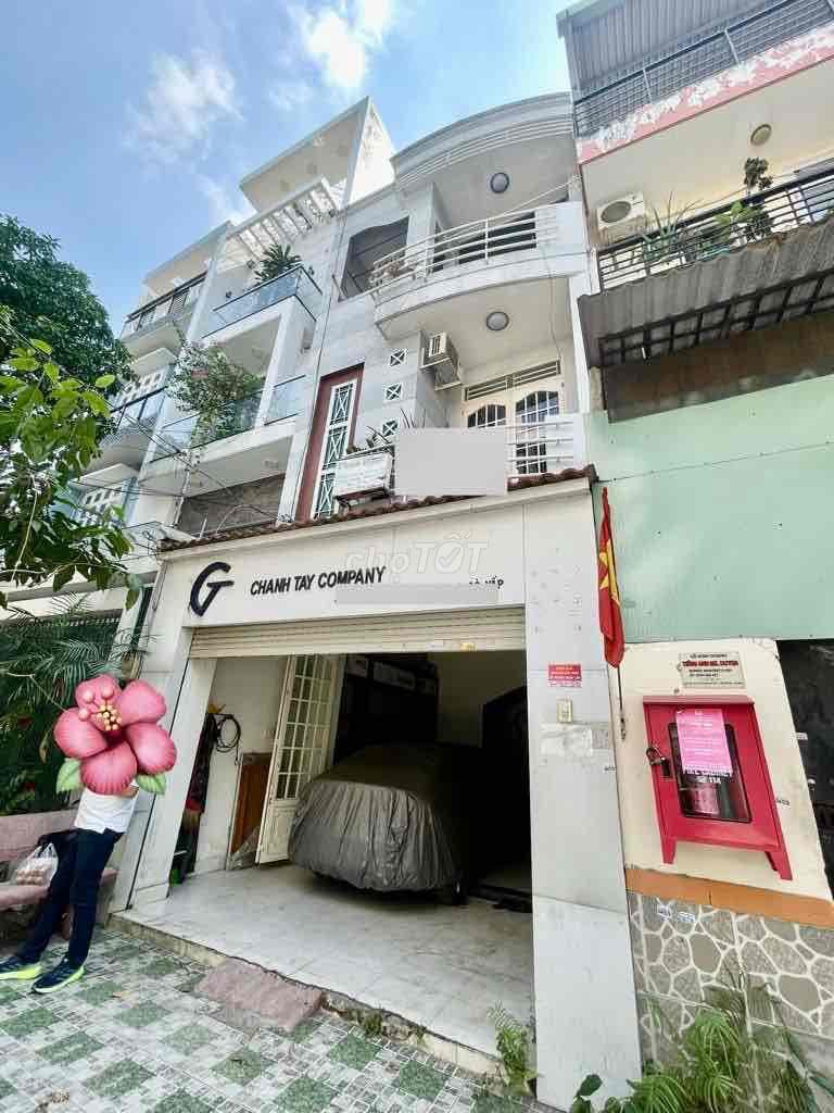 NHÀ 3 TẦNG NGAY EMART - 90M2 (4.5*20m) - HẺM XE HƠI TRÁNH -10.6 TỶ