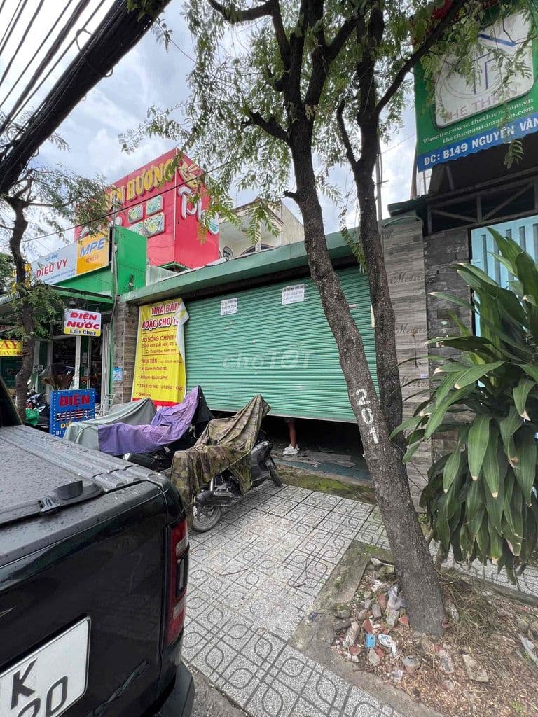 Nhà mặt tiền Nguyễn Văn Quá