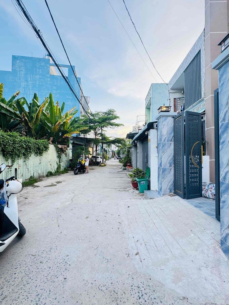 CẦN BÁN NHÀ SHR 2 MT THOÁNG HẺM XE HƠI THÔNG - Ảnh 2