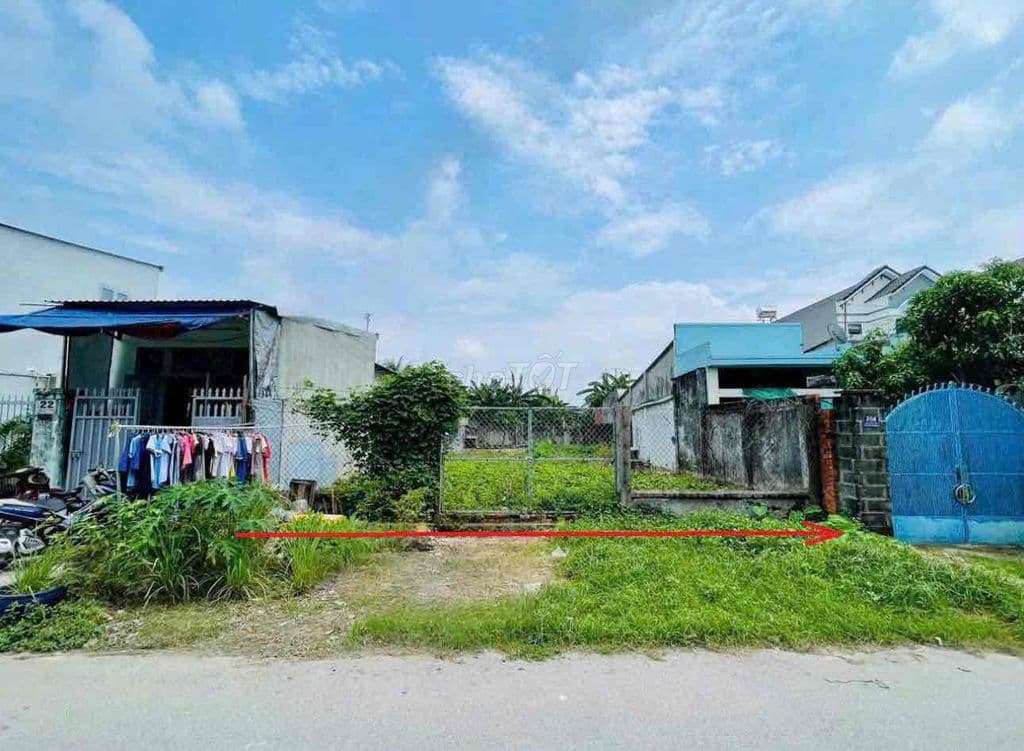 Đất Ngộp ngay chợ Việt Kiều. DT Lớn: 10x35 (tổng 376m2) Pháp lý đầy đủ