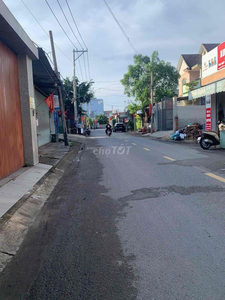 BÁN ĐẤT NGANG 5M FULL THỔ HẺM 6M GẦN NGÃ TƯ GA QUA GV 10P
