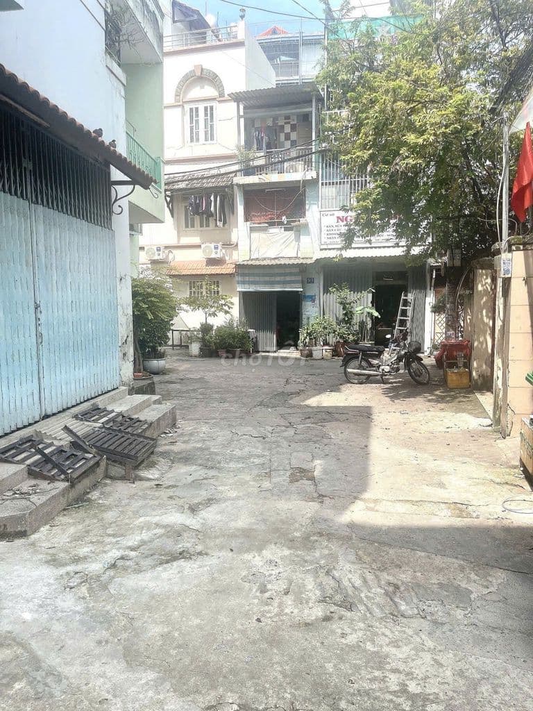 Đất HXH Lê Trực. DT 127m2 ( 5.2m x 19m) nở hậu 9.6m. giá bán 14.2 tỷ