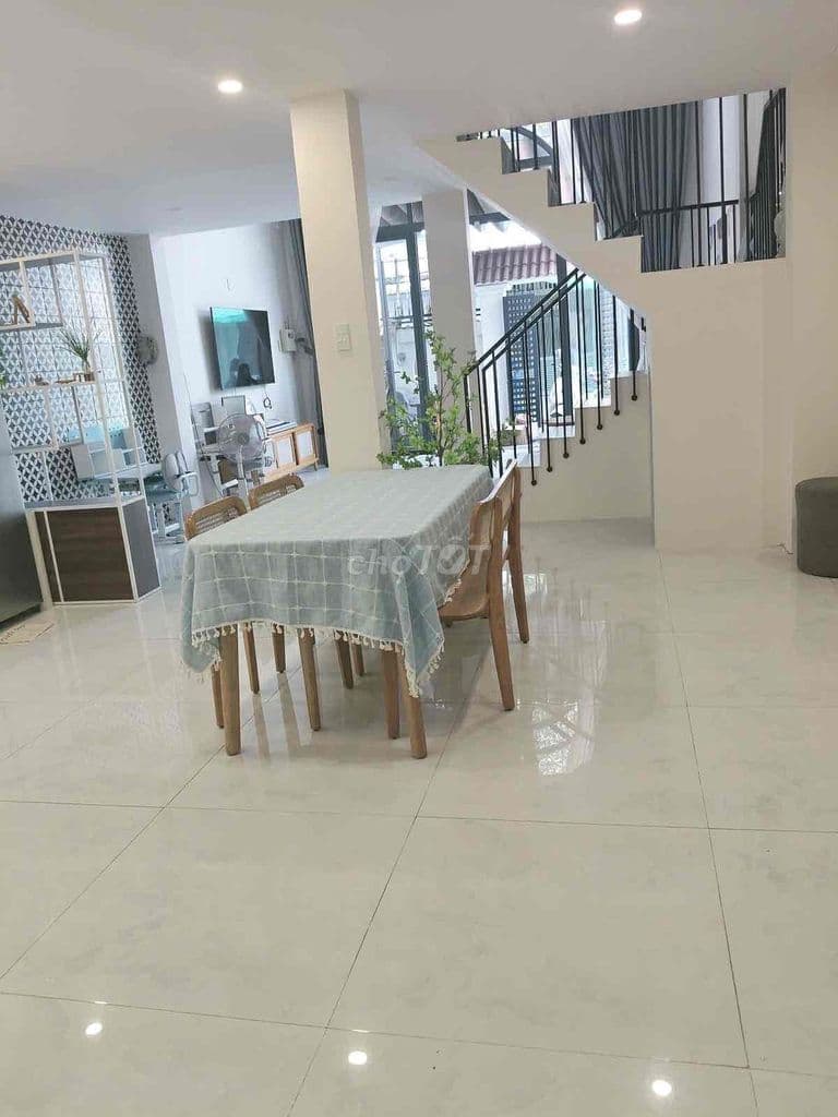 BIỆT THỰ PHONG CÁCH CỔ ĐIỂN – SÂN VƯỜN CỰC CHILL – BÌNH TRƯNG ĐÔNG, TP
