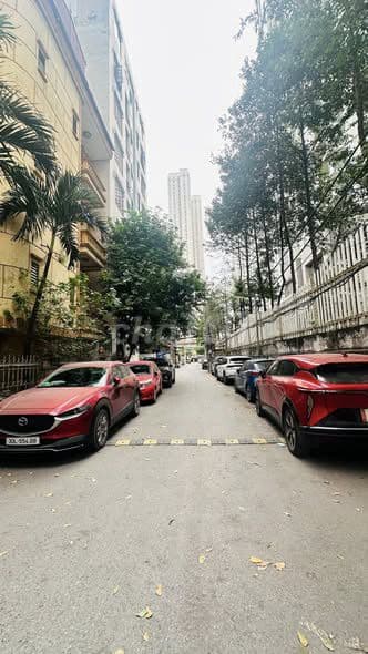 bán nhà 5 tầng tại Cầu Giấy - vị trí đẹp