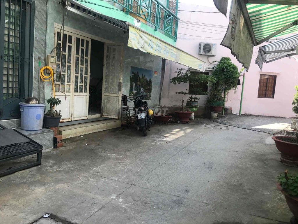 1tỷ300tr Nhà có sổ hồng đồng thửa 3 căn đg lê văn lương - Ảnh 2