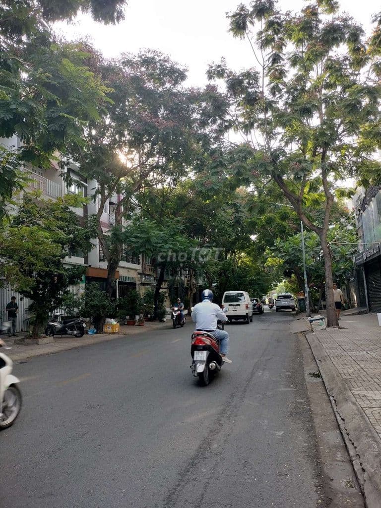 Bán Nhà cách Lotte 1km DT:6x15 vị trí kinh doanh đường số 40 Tân phong - Ảnh 2