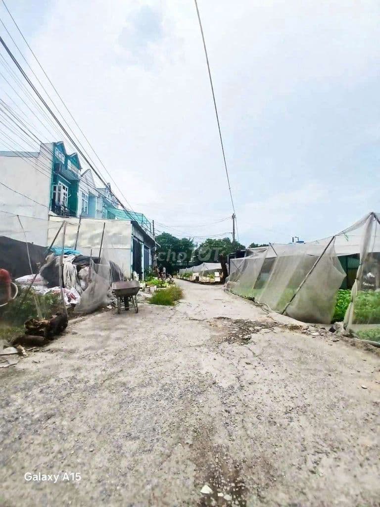 THỬA ĐẤT ĐẸP HẺM XE HƠI TỚI ĐẤT, 240M2 FULL THỔ, NGAY CHỢ HÓC MÔN, - Ảnh 2